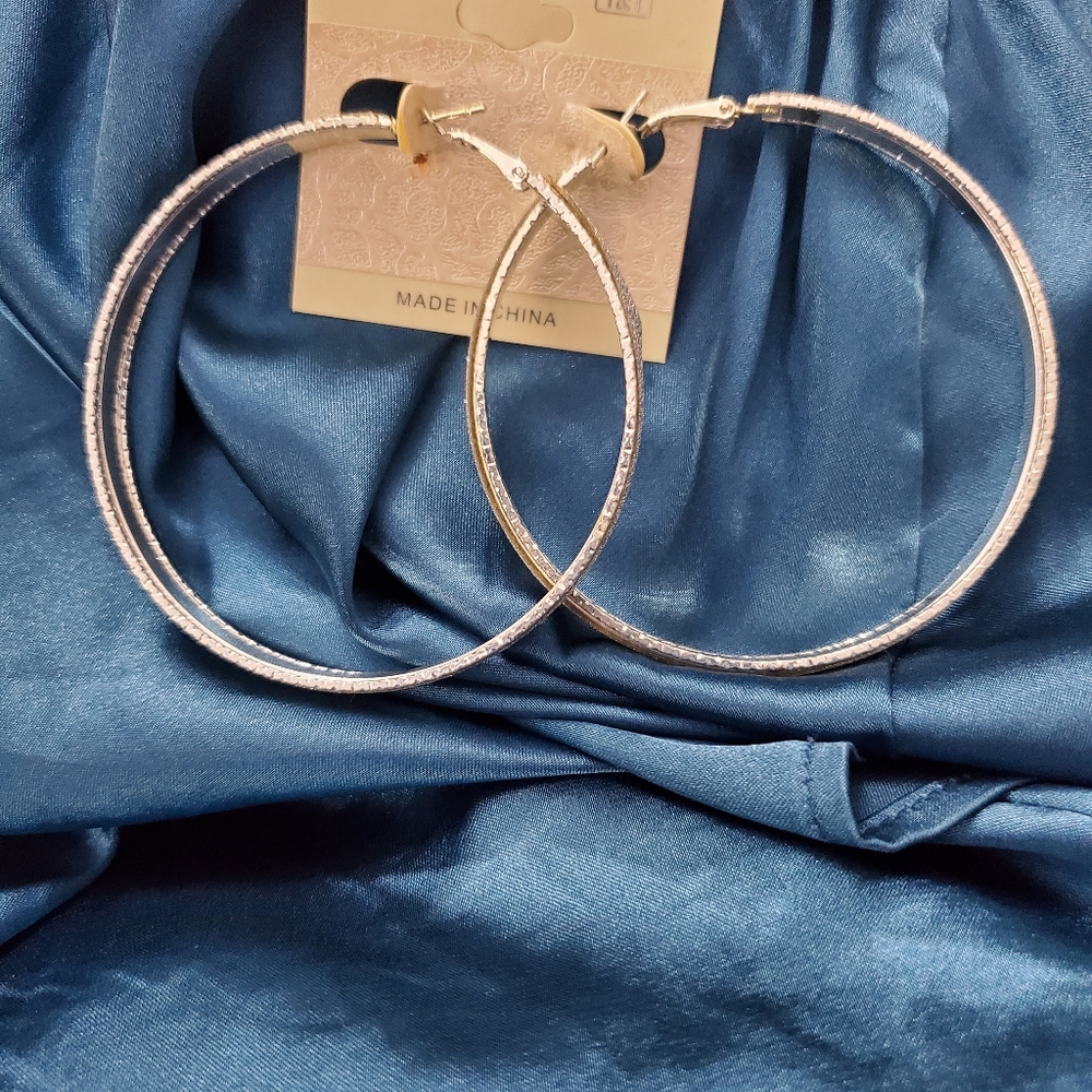 Fashion Jewelry Elegant Silver Hoop Earrings Glittery Mesh Design 3"